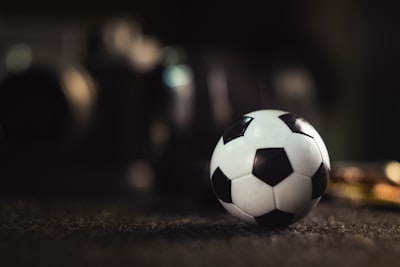 ماتش الزمالك ضد الأهلي مباشرموقعة القمة التي تشعل الدوري المصري